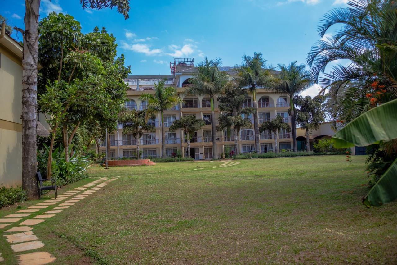 Garden Courts Hotel Masaka Exteriör bild