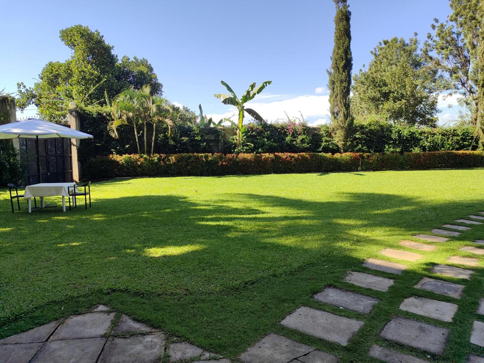Garden Courts Hotel Masaka Exteriör bild